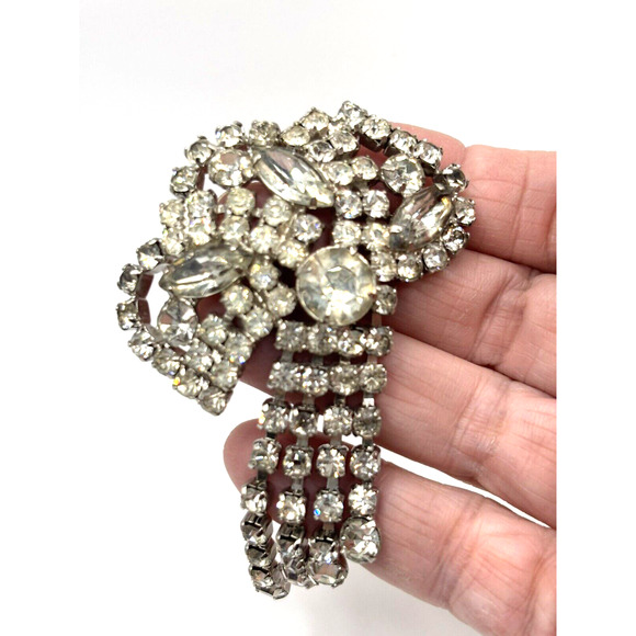 Vintage Rhinestone Brooch Clear (some Smokey) Dangles J1-3013 - Picture 10 of 12